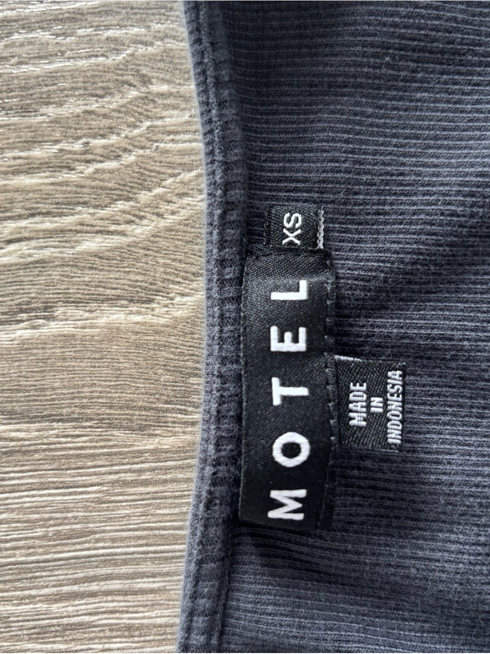 Motel Rocks Black V-Neck Ribbed Tank Top - Picture 3 of 3